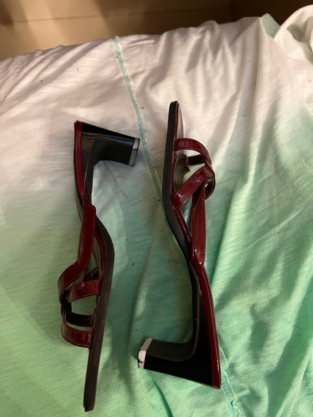 Naturalizer Women's Wine Patent Slide Mules - Picture 2 of 3